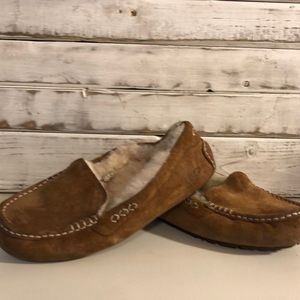 Woman’s UGG leather slip-on shoes size 6